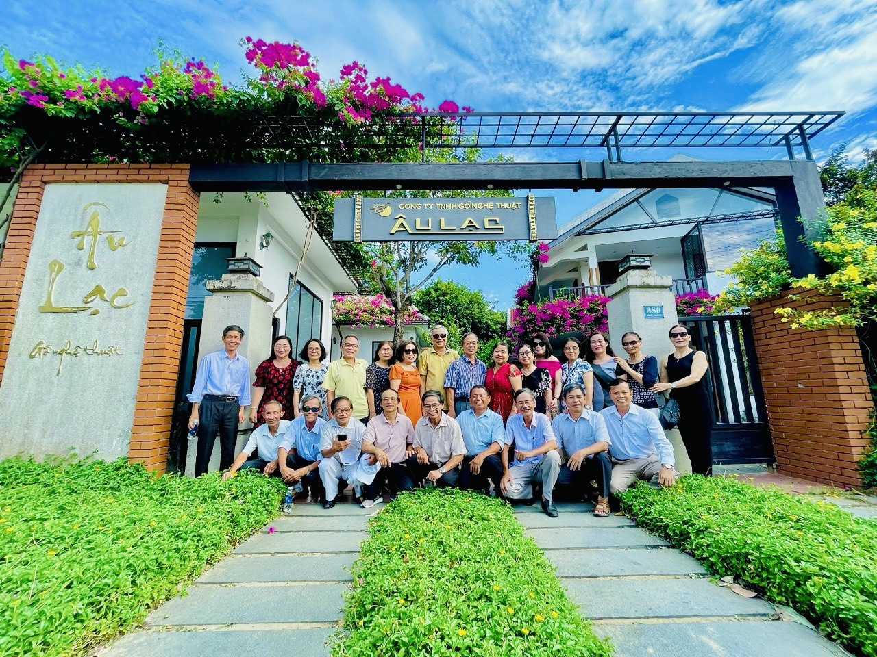 Cổng Chính trụ sở công ty