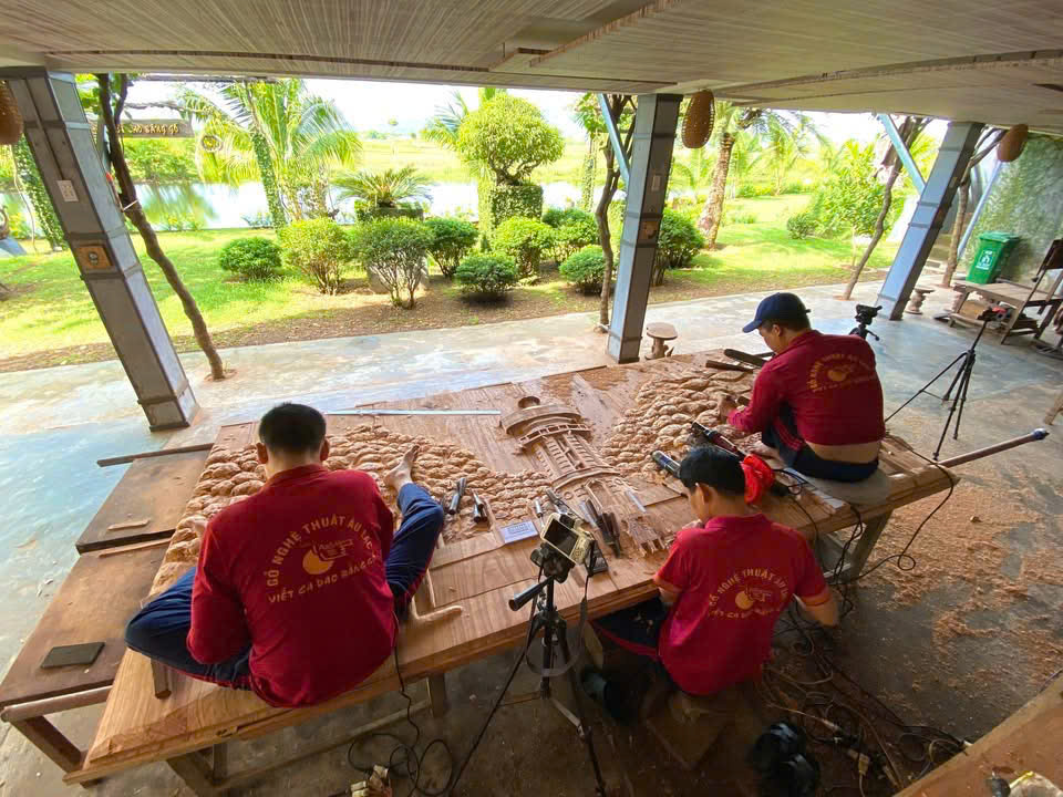 tranh gỗ đẹp đục tay tinh xảo